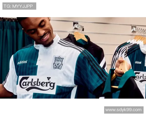 足球装备选购指南：如何挑选适合你的护腕产品