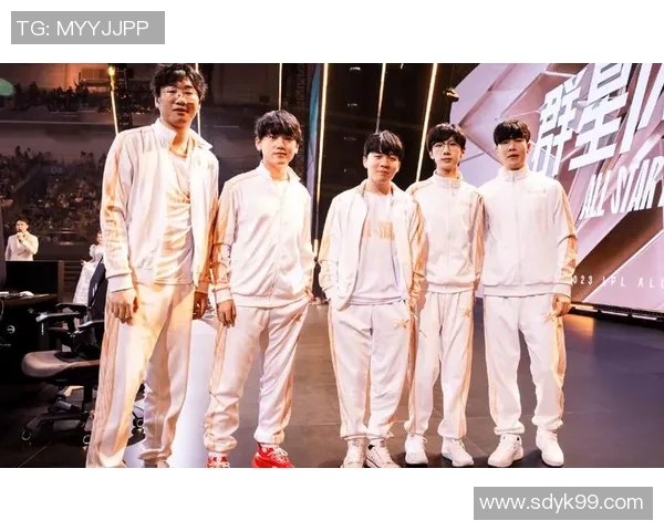 赛后分析：IG与LNG对决中的策略与实力较量全景回顾